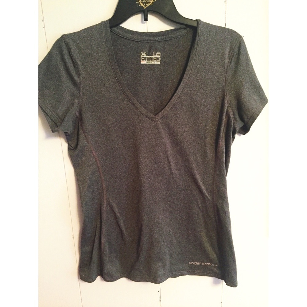 ✨Under Armour Heat Gear Fitted V Neck Sz Large